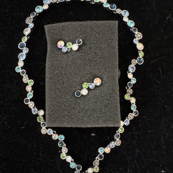 Lia Sophia "Hapoy Hour" necklace and earrinhs. New - Picture 3 of 4